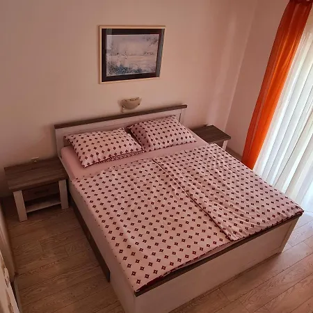 Barbat 4951a דירה