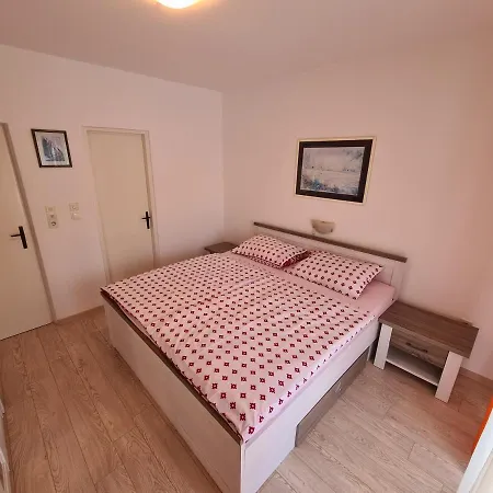 Barbat 4951a Apartment